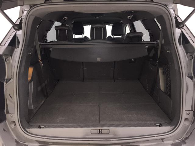 PEUGEOT 5008 usata, con Touch screen