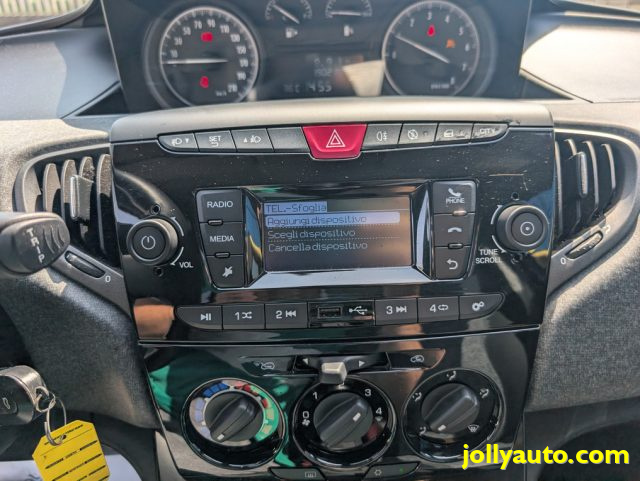 LANCIA Ypsilon usata, con MP3