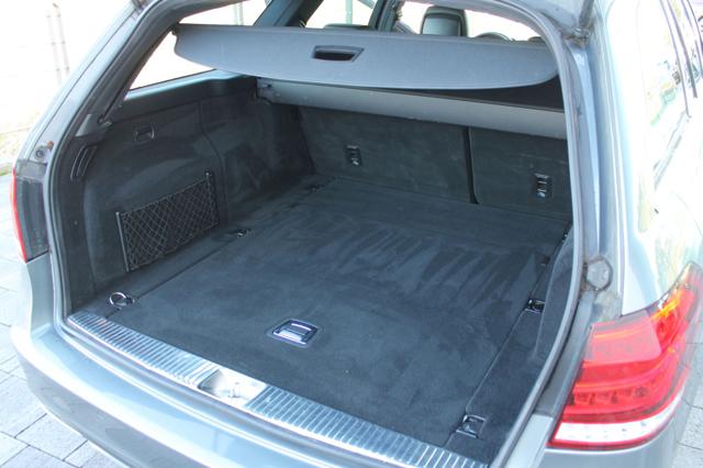 MERCEDES-BENZ E 200 usata, con Chiusura centralizzata