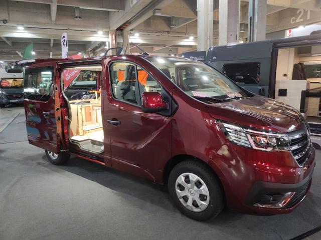 RENAULT Trafic usata, con Autoradio