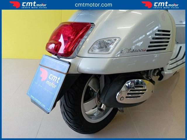 VESPA GTS 300 usata 14
