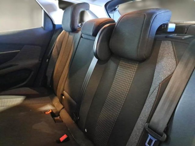 PEUGEOT 3008 usata, con Climatizzatore