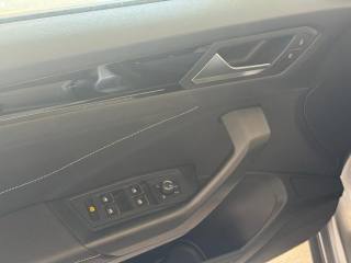 VOLKSWAGEN T-Roc usata, con Sensori di parcheggio posteriori