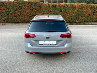 VOLKSWAGEN Passat Variant usata, con Alzacristalli elettrici