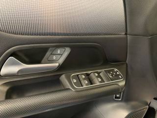 MERCEDES-BENZ GLB 180 usata, con Isofix