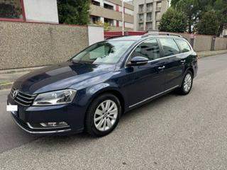 VOLKSWAGEN Passat usata, con Boardcomputer