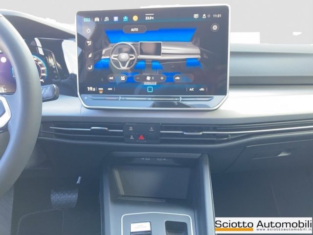 VOLKSWAGEN Golf Variant usata, con Autoradio digitale