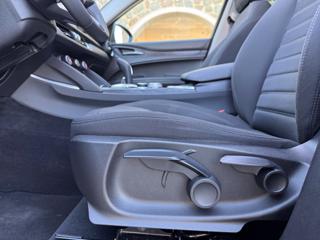 ALFA ROMEO Stelvio usata, con Sensori di parcheggio anteriori