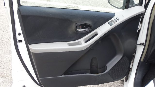 TOYOTA Yaris usata 45