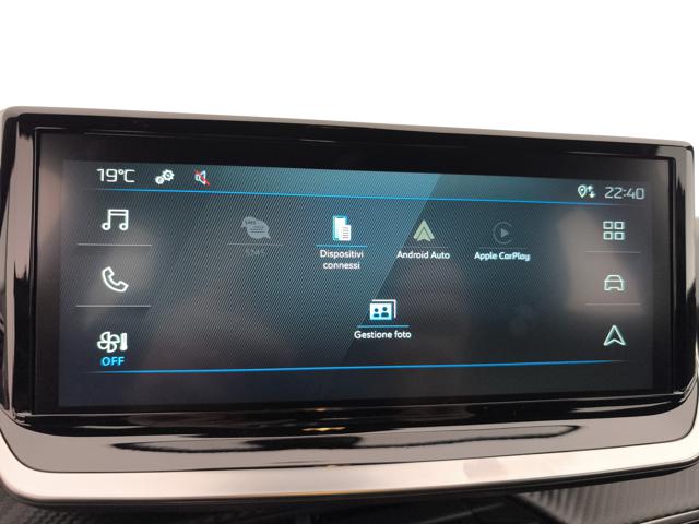 PEUGEOT 2008 usata, con Sedile posteriore sdoppiato