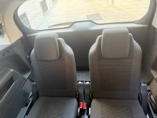 PEUGEOT 5008 usata, con Controllo automatico clima