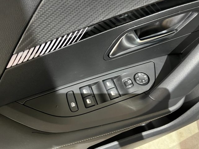 PEUGEOT 2008 usata, con Servosterzo