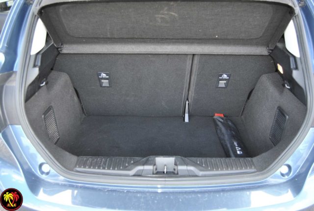FORD Fiesta usata, con USB
