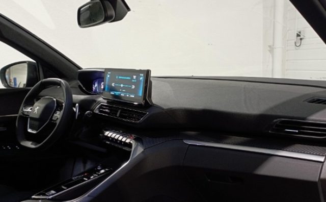 PEUGEOT 5008 usata, con Autoradio