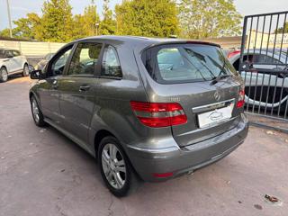 MERCEDES-BENZ B 180 usata, con Autoradio