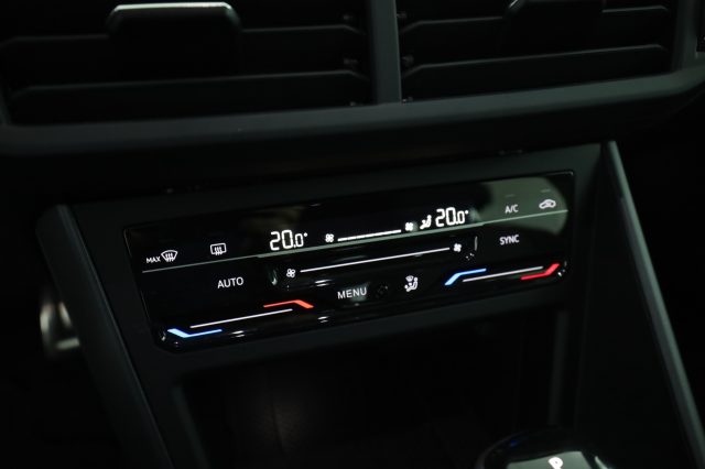 VOLKSWAGEN Taigo usata 12