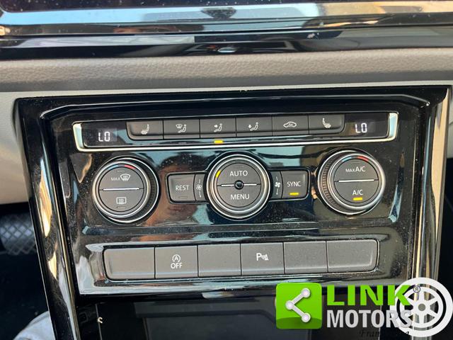 VOLKSWAGEN Touran usata, con USB