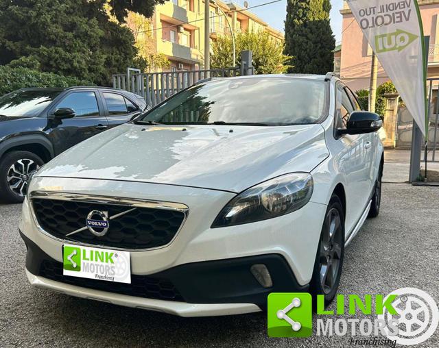 VOLVO V40 Cross Country usata, con ABS