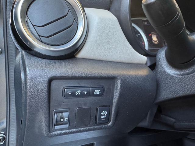 NISSAN Micra usata, con USB