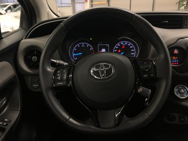 TOYOTA Yaris usata, con Specchietti laterali elettrici