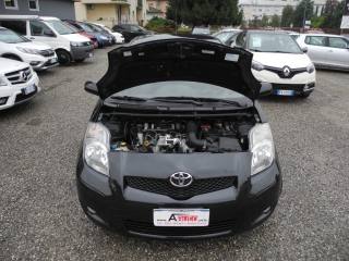 TOYOTA Yaris usata 54