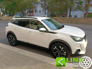 PEUGEOT 2008 usata, con Cruise Control
