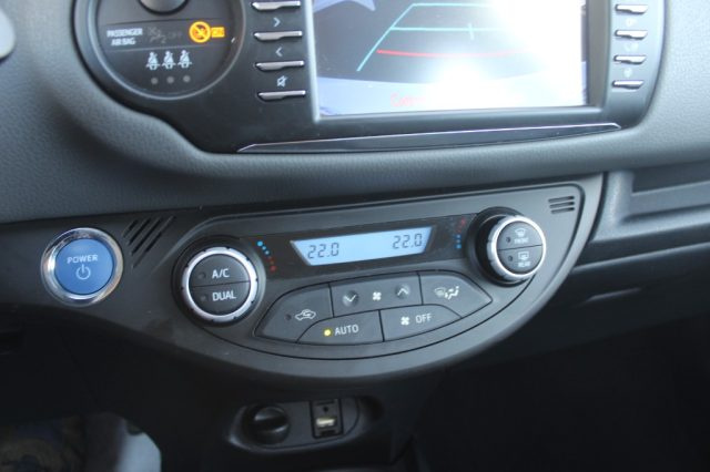 TOYOTA Yaris usata, con Telecamera per parcheggio assistito