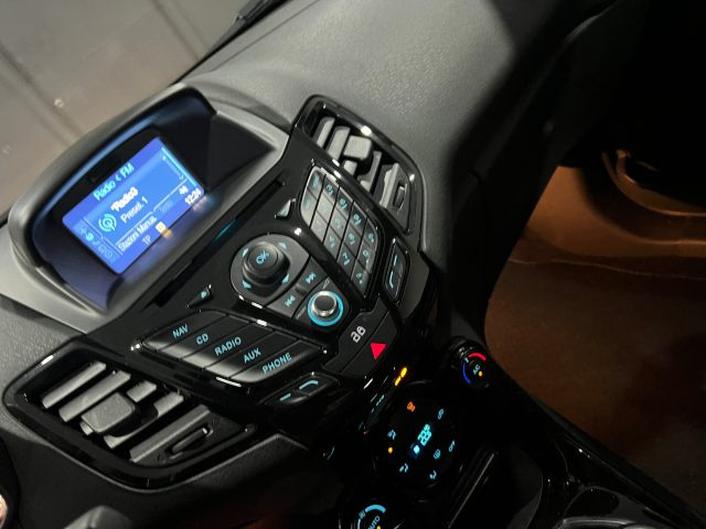 FORD Fiesta usata, con Autoradio