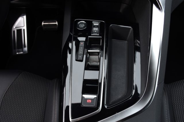 PEUGEOT 5008 usata, con Servosterzo