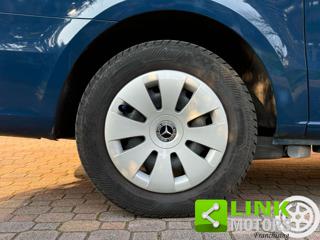 MERCEDES-BENZ V 200 usata, con Sensori di parcheggio posteriori
