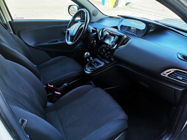 LANCIA Ypsilon usata, con Sensori di parcheggio posteriori