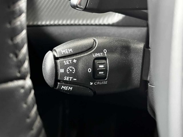 PEUGEOT 2008 usata 28