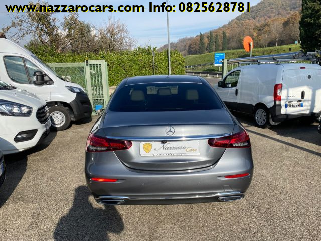 MERCEDES-BENZ E 220 usata, con Park Distance Control
