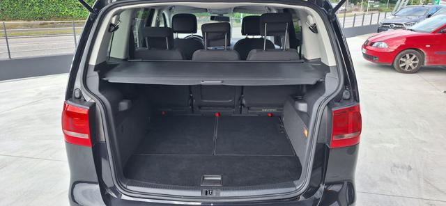 VOLKSWAGEN Touran usata, con Servosterzo