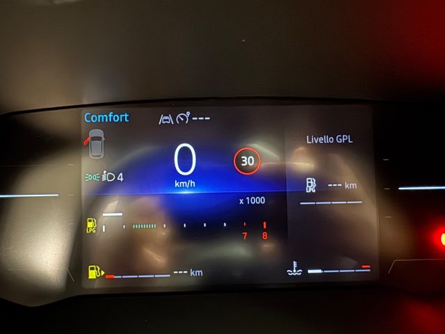 RENAULT Captur usata, con Touch screen