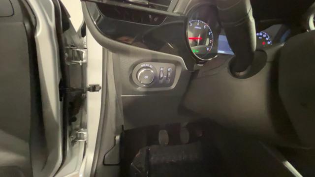 OPEL Corsa usata, con Park Distance Control