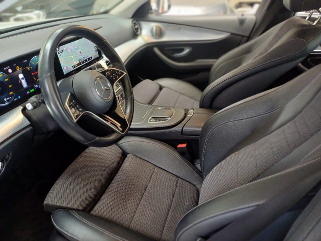MERCEDES-BENZ E 300 usata, con Sensori di parcheggio anteriori