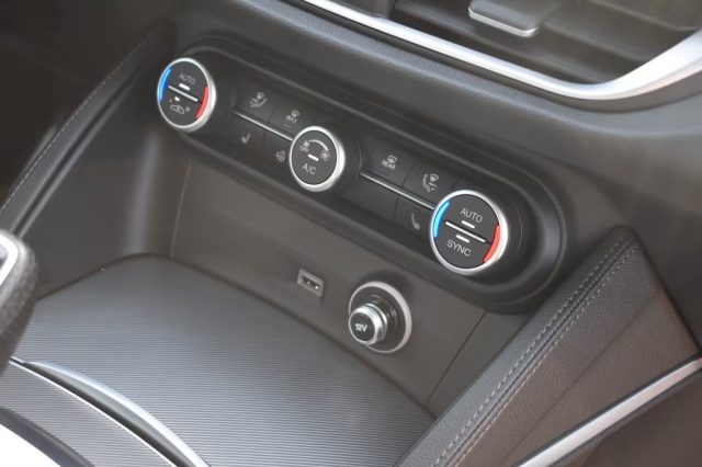 ALFA ROMEO Stelvio usata, con Regolazione elettrica sedili