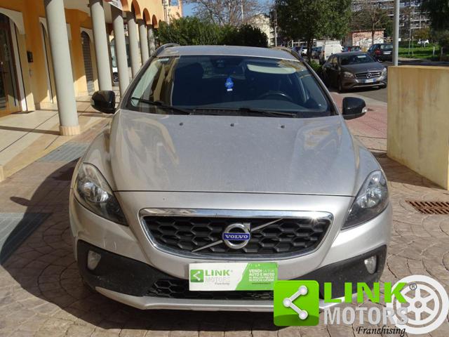 VOLVO V40 Cross Country usata, con Airbag