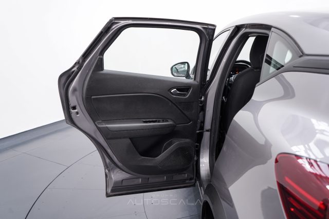 RENAULT Captur usata, con USB