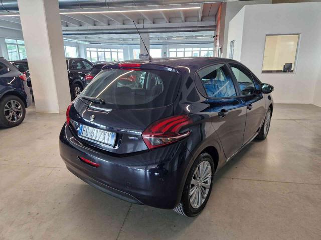 PEUGEOT 208 usata, con Autoradio