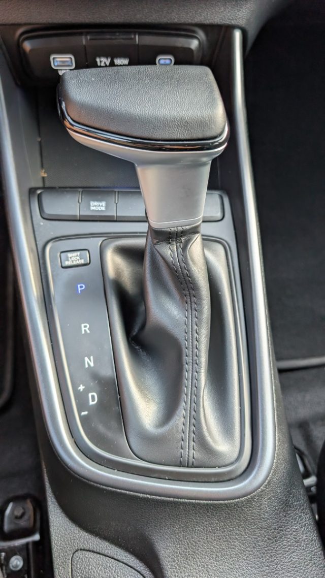 HYUNDAI Bayon usata, con Sensore di luce