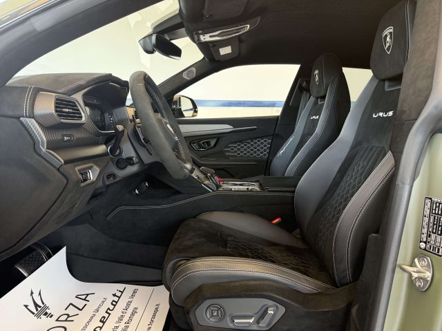 LAMBORGHINI Urus usata, con Autoradio
