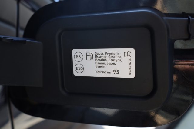 VOLKSWAGEN Taigo usata 112