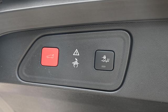 PEUGEOT 3008 usata, con Climatizzatore
