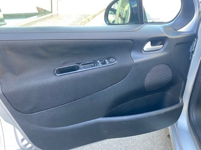 PEUGEOT 207 usata, con Sedile posteriore sdoppiato