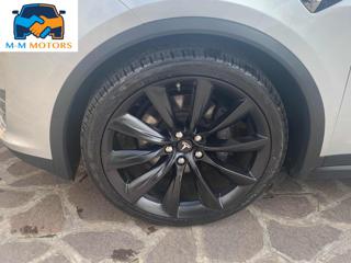 TESLA Model X usata, con Fendinebbia