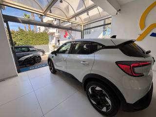 RENAULT Captur usata, con Fari LED