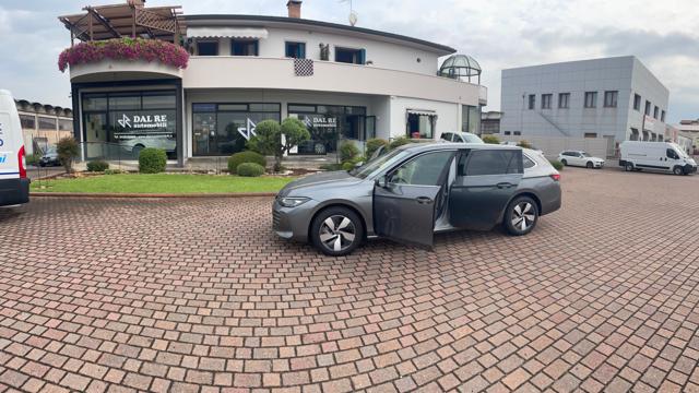 VOLKSWAGEN Passat usata, con Autoradio