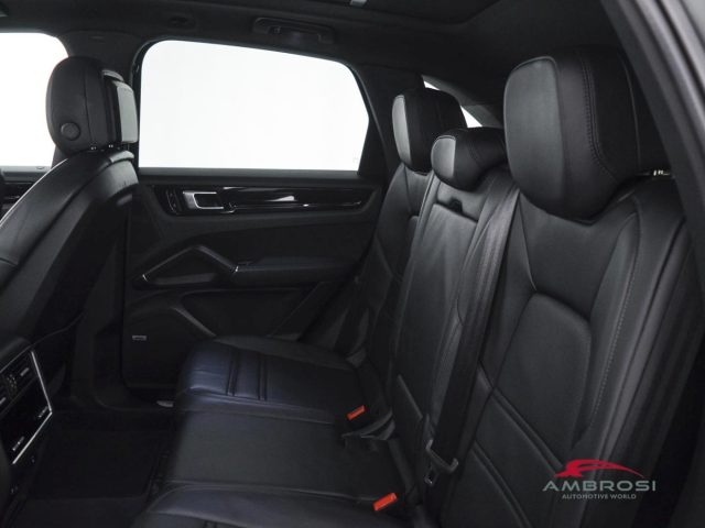 PORSCHE Cayenne usata 9